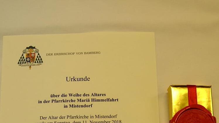 Das Reliquienkästchen mit dem Siegel des Bamberger Erzbischofs.