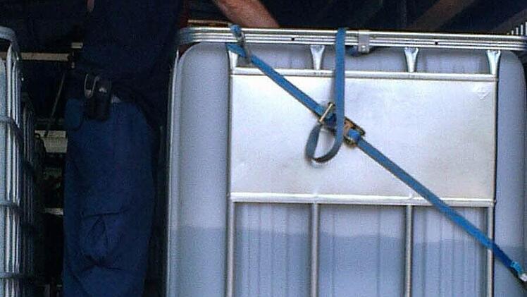 Weil die Wasserversorgung in Oberwildflecken im August an ihre Grenzen kam, musste auch die Unterstützung des Technischen Hilfswerkes und der örtlichen Feuerwehren herangezogen werden, um den Hochbehälter zu füllen.  Foto: Sebastian Sebald/ THW Bad Kissingen