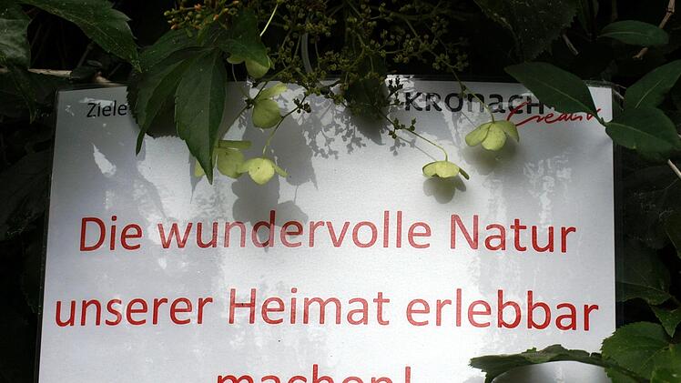 Schilder auf dem Botschafts-Rundweg.Susanne Deuerling