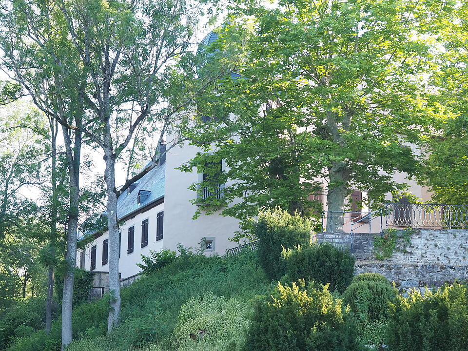 Das verlassene Dorf Bonnland darf bei einer Wanderung durch den Truppenübungsplatz Hammelburg nicht fehlen. Foto: Jürgen Schmitt