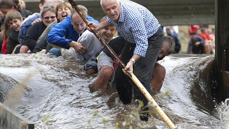 Nass wird das Ziel am Samstagnachmittag in Wallenfels garantiert keiner erreichen. Foto: Stadt Wallenfels