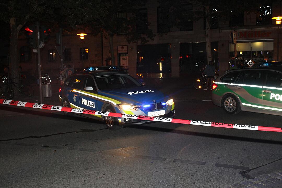 Polizeieinsatz mitten in der Nacht: Verdächtiger Gegenstand in Erlangen gefunden