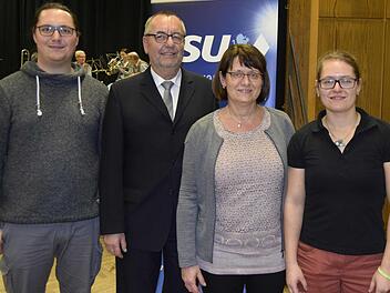 Die Familie unterstützt den Bürgermeister nach Kräften (von links): Matthias, Jürgen, Rita und Michaela Kohmann. Andreas Welz