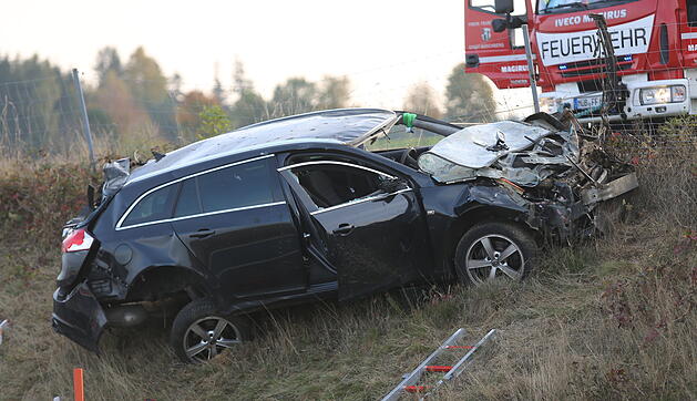 Tödlicher Unfall im Kreis Hof: Mehrmals auf A9 überschlagen