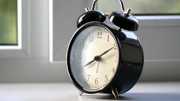 Warum die Zeit im Alter schneller vergeht: Experte erklärt Wahrnehmungsphänomen