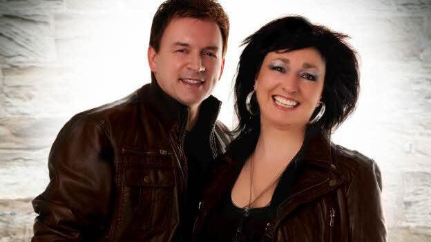 Das Duo Mosaique (Gabi und Ralf) aus dem hessischen Lorsch gibt sein Debüt für die Benefizaktion 1000 Herzen für Kronach.