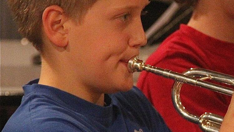 Nach bestandener Prüfung neu im Jugendorchester ist der Trompeter Martin Zeller.