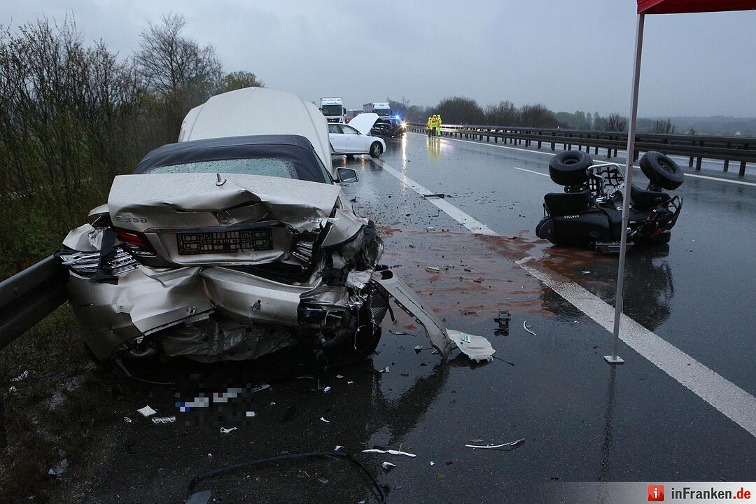 Hagel-Unwetter lšst Massenunfall aus: Autos kollidieren auf der A6 - Acht verletzte Personen, davon drei schwer