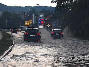 Es herrschte Land unter: Der Starkregen am Pfingstsamstag hat auch den Kreuzstein unter Wasser gesetzt. Foto: Archiv/Karl Heinz Weber
