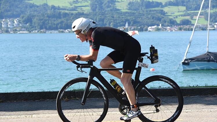 Auf dem Rad begann Alfons Dees rund um den Zürich-See seine Aufholjagd, die dem Machtilshäuser den Sieg in seiner Altersklasse bescherte - und die Teilnahme am Ironman auf Hawaii. Foto: © finisherpix.com