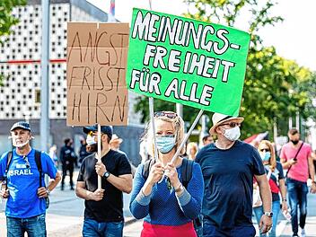 Protest gegen Corona-Ma&szlig;nahmen in Hannover