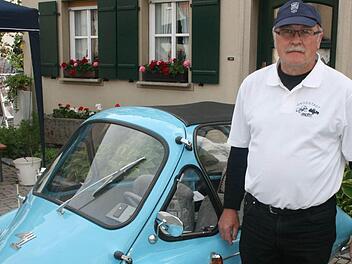 Winfried Heinkel organisiert seit 16 Jahren mit seinem MGV das Dorffest. Mit seinem Kabinenroller, Baujahr 1957 ist er jedes Mal auch bei der Oldtimerparade dabei. Fotos: Thomas Meyer