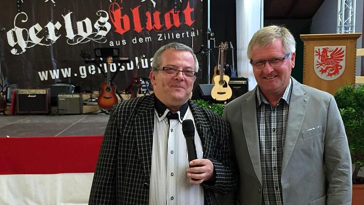 Hendrik Dressel (rechts) ist neuer Vorsitzender des Vereins der "Gmünder in Europa". Bei der Jahreshauptversammlung in Gerlos-Gmünd (Tirol) löste Seßlachs Bürgermeister a. D. den Schwäbisch-Gmünder Manfred Laduch ab. Foto: Bettina Knauth
