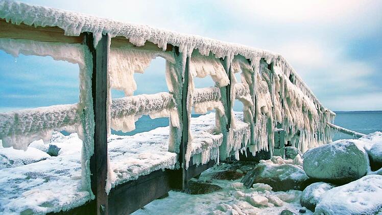 In richtig kalten Wintern verwandelt sich die Küste in eine frostige Schneelandschaft. Foto: djd/www.ostsee-schleswig-holstein.de