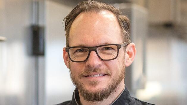 Brotsommelier Andreas Fickenscher  wird gemeinsam mit Interessierten das "Heimatbrot" backen. Foto: Genussakademie Bayern