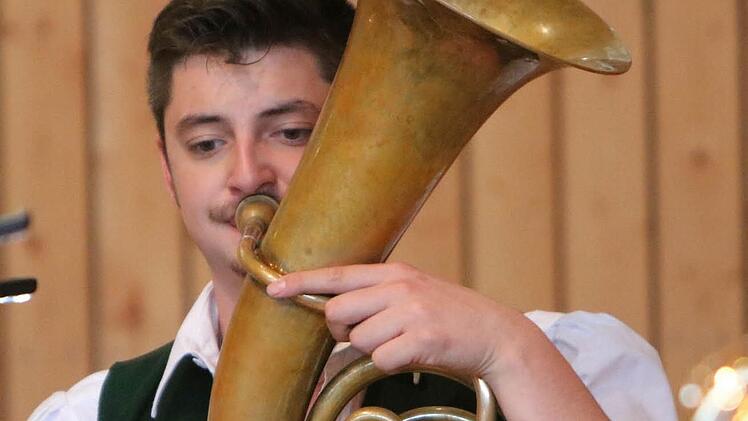 Im ersten Teil des Konzerts in Meeder trat die Musikkapelle Nußdorf am Inn auf.Foto: Jochen Berger