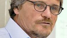 Der Archäologe und Geologe Bernhard Häck kennt die Höhle genau.