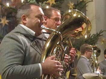 Heiko Schuhmann und Bernd Karges spielen in der Trachtenkapelle. Foto: Oswald Türbl