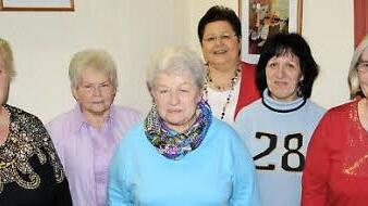 Diese Frauen übernehmen beim VdK Königsberg Besuchsdienste, von links: Renate Jurga, Gerda Koch, Edith Sauer, Birgit Ebert, Christine Schäftlein und Irene Keß; auf dem Bild fehlen: Renate Sauter-Greser, Horst Burkard und Helga Schneider (Altershausen).  Foto: Gerold Snater