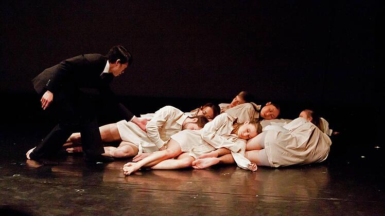 Impressionen vom Tanztheaterabend in der Coburger ReithalleFoto: Jochen Berger