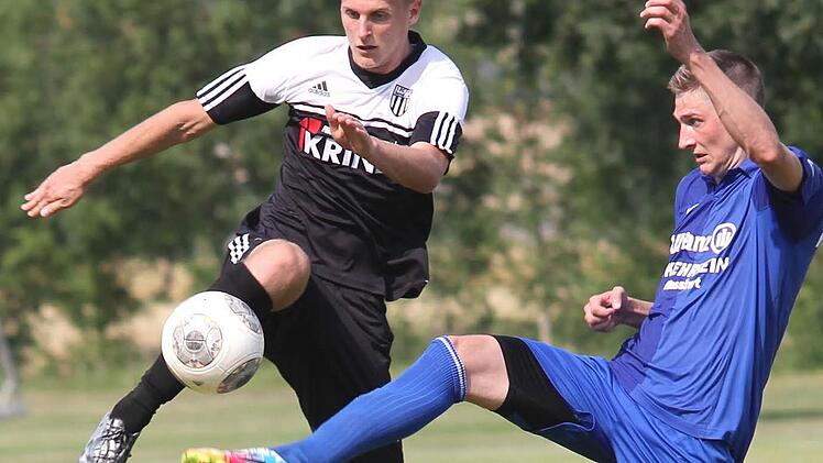 Dominic Leim (links) kehrt wieder zum FC Sand zurück.