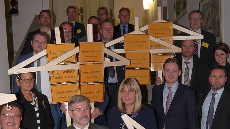 Gruppenbild im Ministriumsfoyer: die Coburger Delegation.Berthold Köhler