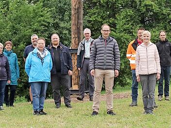 Stolz auf die Gemeinschaftsleistung: Helfer und Unterstützer der Aktion Storchennest