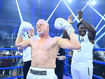 Stefan Raab möchte es als Boxer wieder wissen.