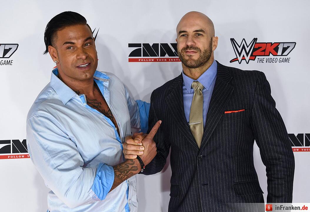 Wrestling in München - Tim Wiese gibt sein Debüt und siegt