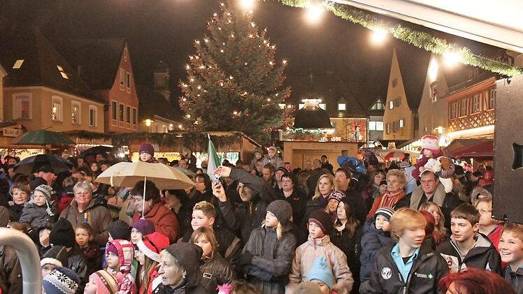 Gedr&auml;nge gibt es oft am Weihnachtsmarkt - das nutzen Taschendiebe gerne aus.  Foto: Archiv/Andreas Dorsch