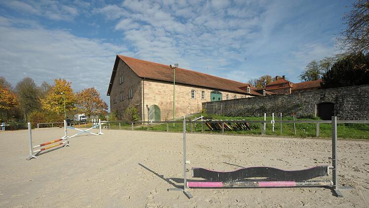 Zur Anlage des Reitervereins Bad Kissingen an der Oberen Saline gehört auch ein 20 mal 60 Meter großer Reitplatz.  Foto: s: Siegfried Farkas