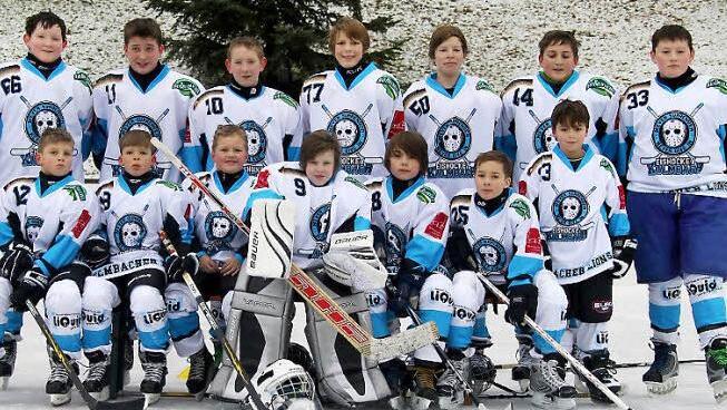 Die Nachwuchs-Cracks des ATS Kulmbach. Hinten, von links Kevin Escher, Josef Griesenbrock, Luca Hoffmann, Frank Wendler, Phillip Göbel und Benedikt Schindele. Vorne, von links Jonas Grampp, Lukas Grampp, Daniel Meyer, Lenny Weschenfelder, Leon Fischer, Florian Rolheißer, Jonas Völkel und Nico Löwe. Fotos: Herbert Georgius
