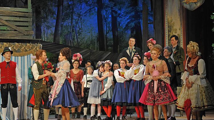 Szene aus dem "Vogelhändler" am Landestheater Coburg.Foto: Andrea Kremper