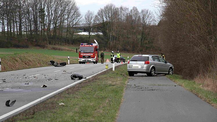 Bei einem schweren Unfall starb am Montagmorgen ein 16-j&auml;hriger Motorradfahrer bei Herzogenaurach im Landkreis Erlangen-H&ouml;chstadt.  Foto: Richard S&auml;nger