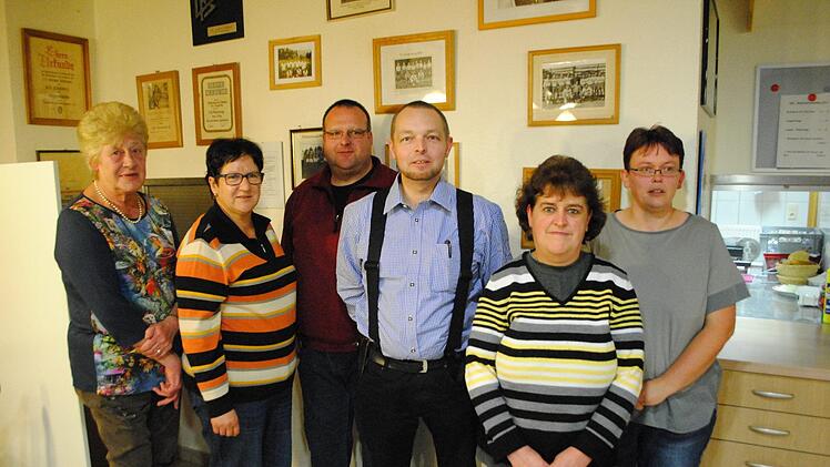 Die neue Vorstandsriege des VdK-Ortsverbands steht (von rechts): Ina Hildmann, Elke Lutz, Udo Hergenröder, Johannes Wolf, Annemarie Dorn und Gerlinde Gerhard.  Foto: Evelyn Schneider
