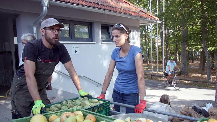 Der Andrang war heuer wegen der guten Obsternte sehr groß.   Foto: Richard Sänger
