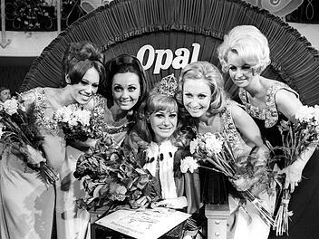 Lilian Atterer (Mitte) wurde 1968 zur "Miss Germany" gewählt. Der Wettbewerb, bei dem es lange ausschließlich um äußere Werte ging, ist heute nicht unumstritten.