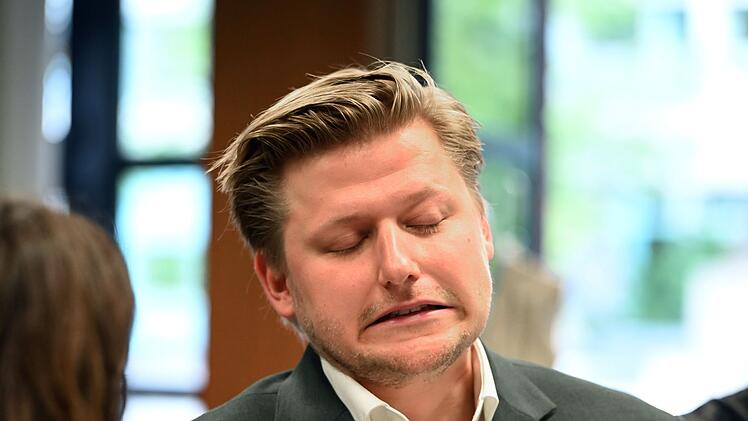 Zwischen Meme, Memme und Macho: Der Performative Male