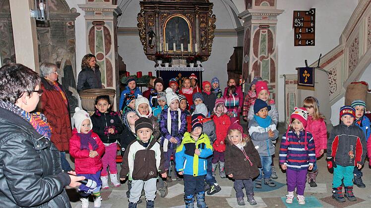 Kinder der Kita Maßbach bei der Probe.  Foto: Dieter Britz
