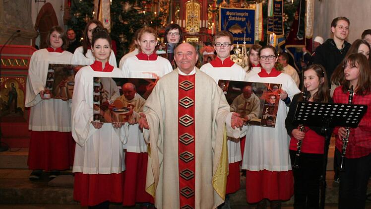 So viele Ministranten wie Pater Stefan hat kaum ein Pfarrer.