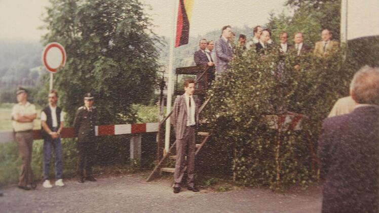 Eine der Kundgebungen der Jungen Union zum 17. Juni an der Grenze bei Heinersdorf. Redner war Friedrich Zimmermann.  Foto: Archiv Heinlein