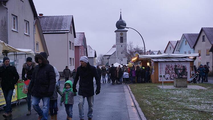 Weihnachtsmarkt in Langenleiten. Marion Eckert