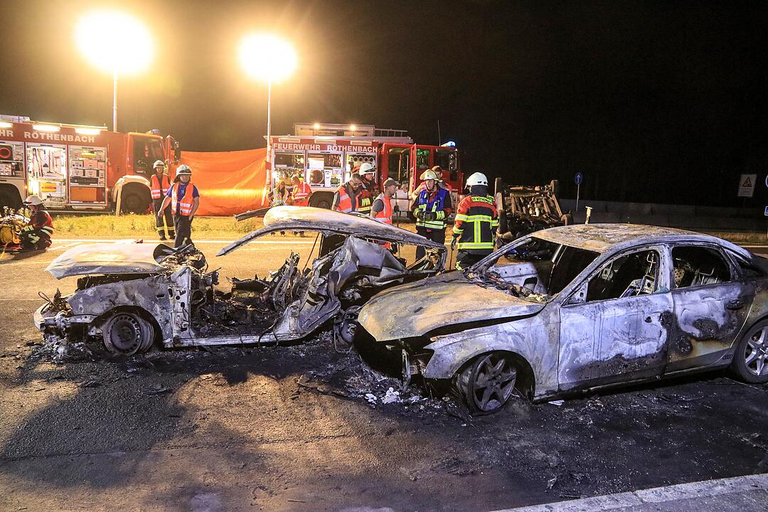 Zwei Tote, vier Schwerverletzte bei Unfall auf A3