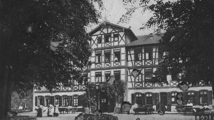 Postkarte mit einer alten Ansicht vom Kurhaus in Muggendorf, dem heutigen Rathaus Repro: löw
