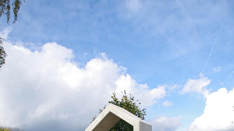 An der Kapelle auf dem Kronacher LGS-Gelände wird gebaut. Foto: Marco Meißner