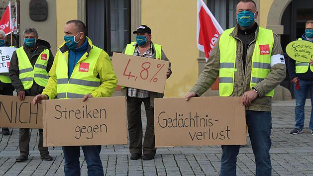 4,8 Prozent mehr Lohn wurden gefordert, 1,5 Meter Abstand wurden gehalten.  Fotos: Markus Häggberg