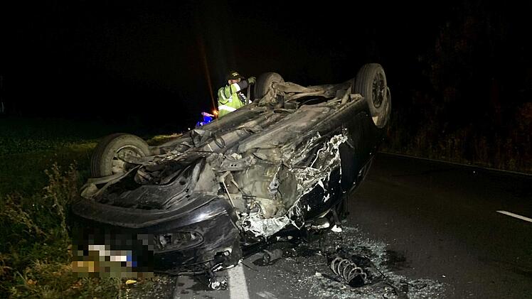 Frontalzusammensto&szlig; im Begegnungsverkehr: Drei Verletzte