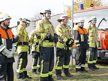 Prüflinge der Feuerwehren Kunreuth und Ermreus bestanden in drei Gruppen die Leistungsprüfung Wasser.