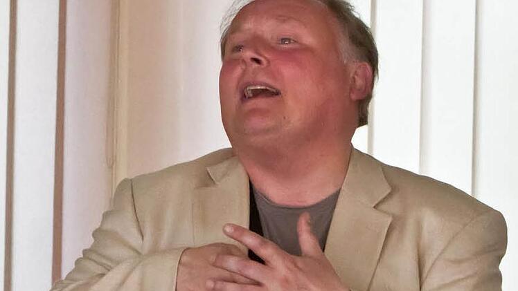 Den Vater von Bianca und Katharina spielt Claus J. Frankl.