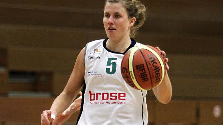 Vier Dreier-Versuche, vier Treffer - und mit 20 Punkten beste Werferin in Trier: Geburtstagskind Liisi Sokmann Foto: sportpress